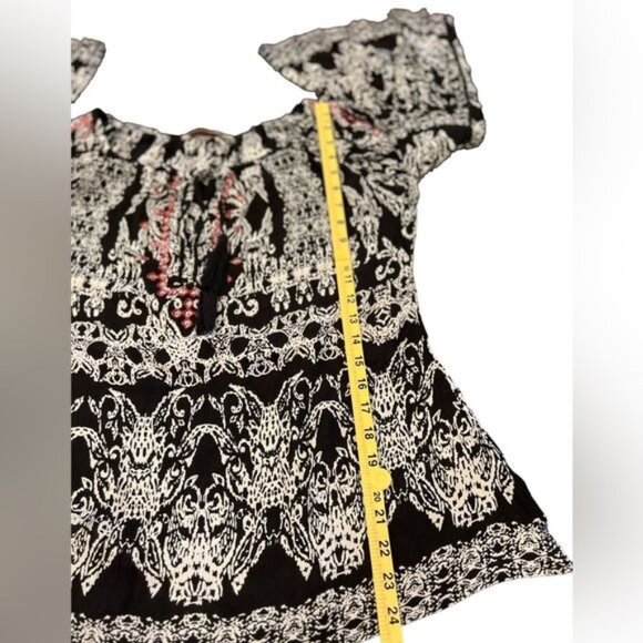 Soft Sorroundings Grace Embroidered black and white tunic. Size XS - Picture 14 of 14